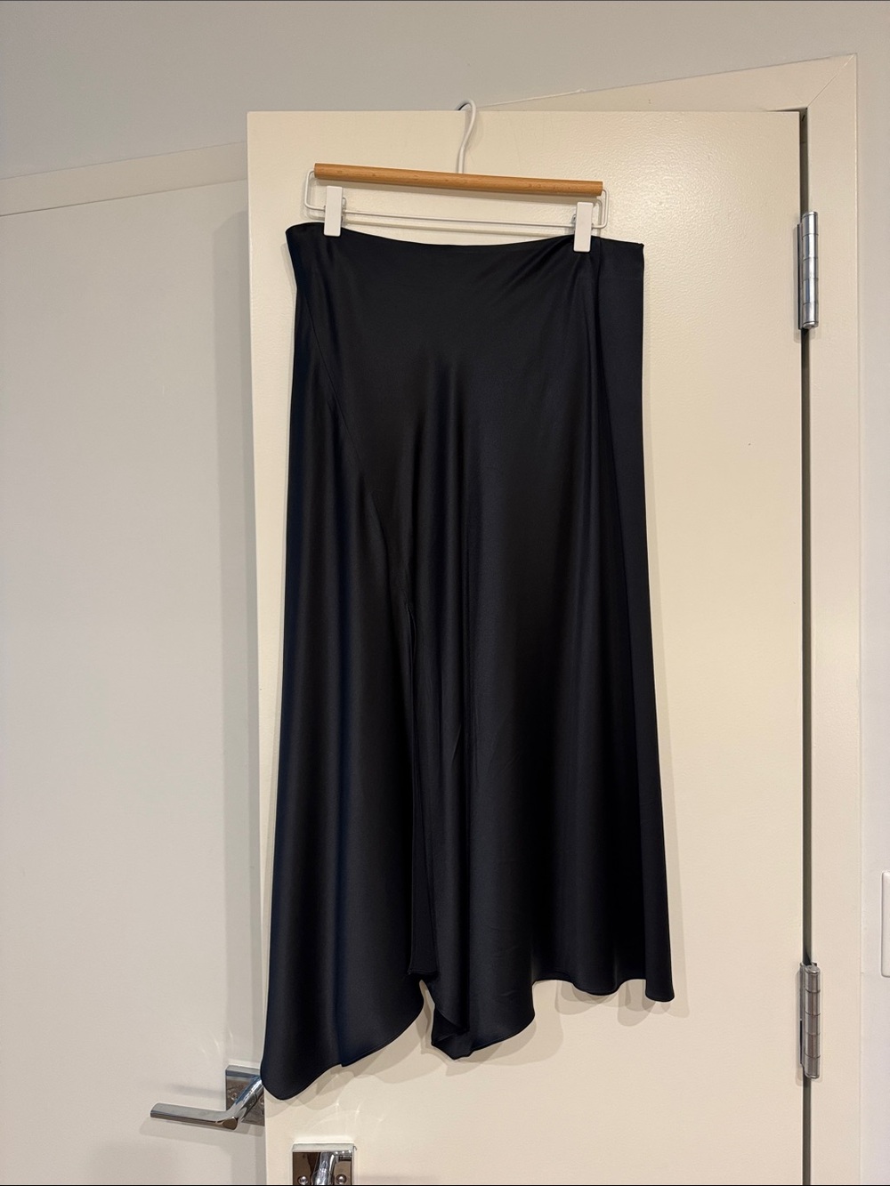Vintage 100% Silk Bias Cut Handkerchief Hem Skirt in Black, size 8
